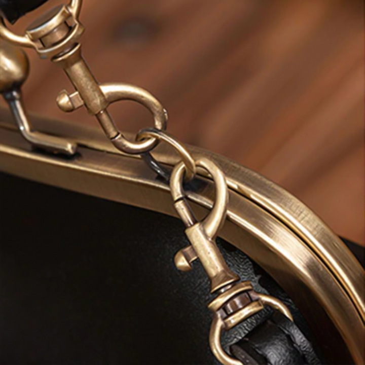 Evelina | Timeless Kiss-Lock Shoulder Bag