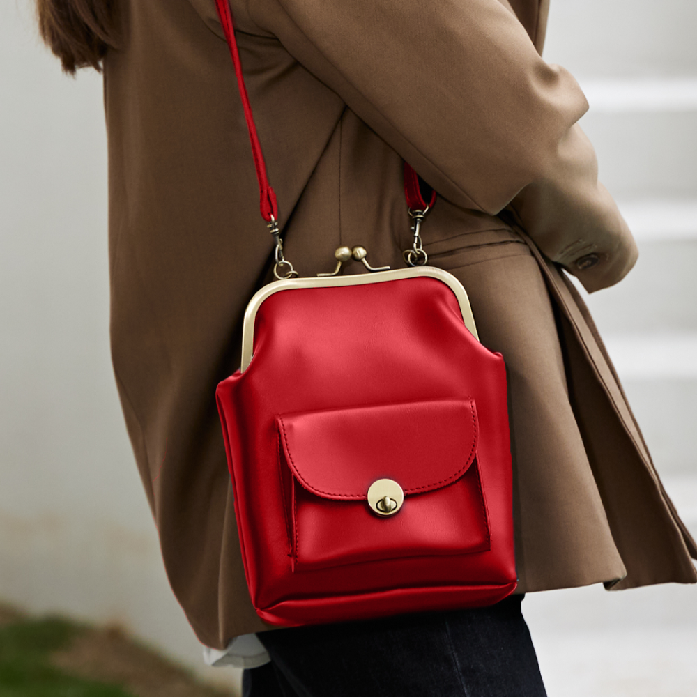 Evelina | Timeless Kiss-Lock Shoulder Bag